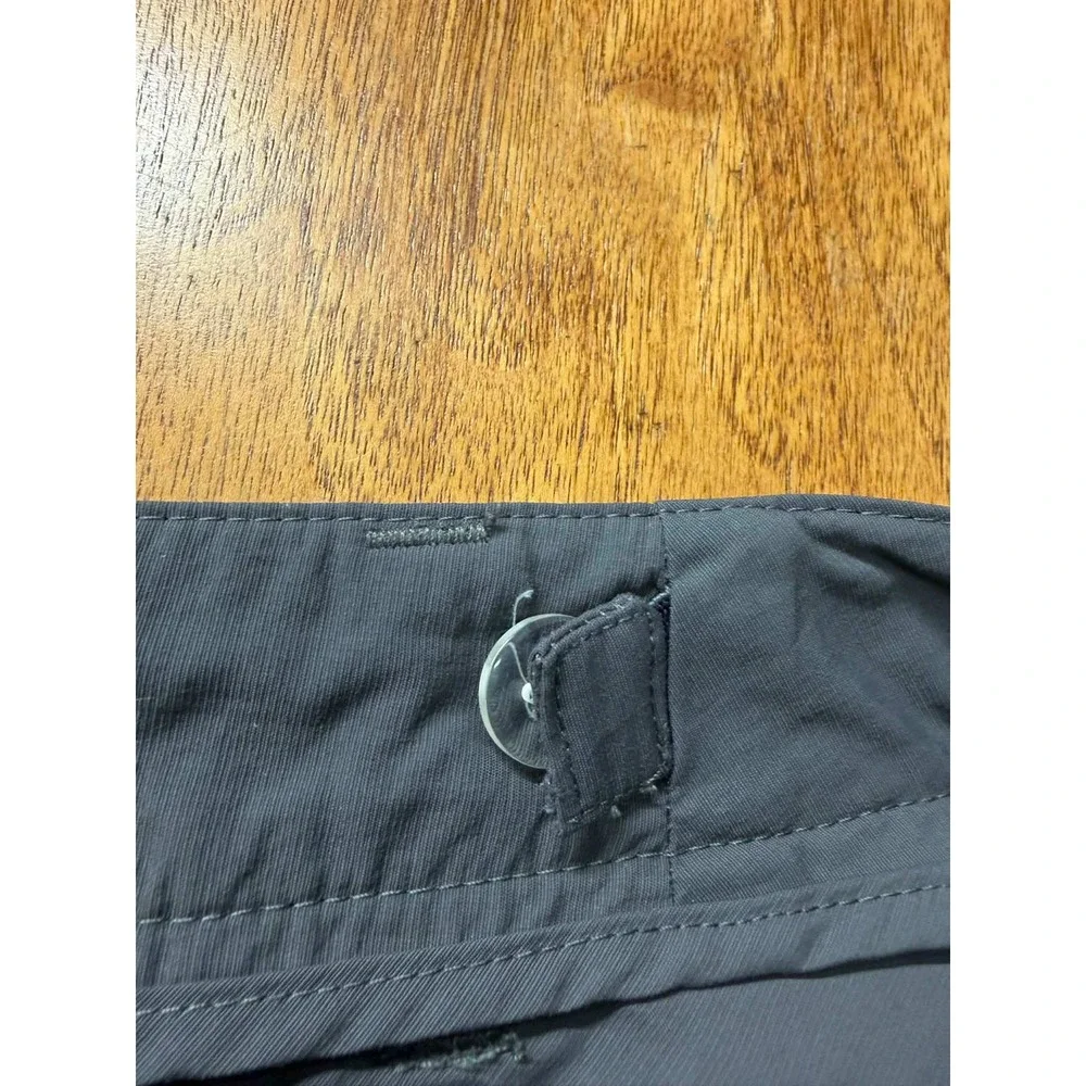 REI Co-op Women's Size 6 Cargo Shorts Grey Nylon Hiking Outdoor (Tag‎ 6) RN37249